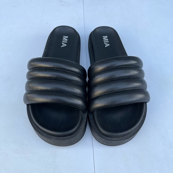 MIA Black Sandals - Picture 2 of 5